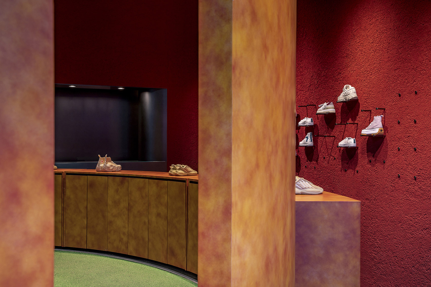 北京·KIKS潮牌店(3.3大厦店) / ROOI诺亿