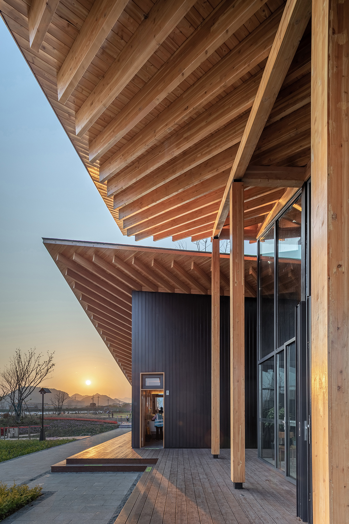 杭州·“阳陂湖湿地”接待中心设计 / 尌林建筑