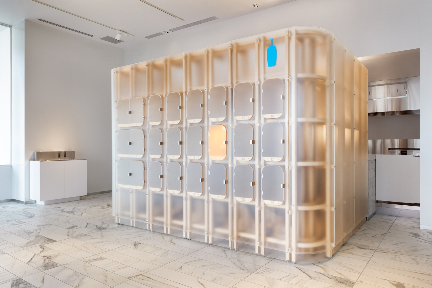 日本·“蓝瓶咖啡”快闪店设计 / Schemata Architects