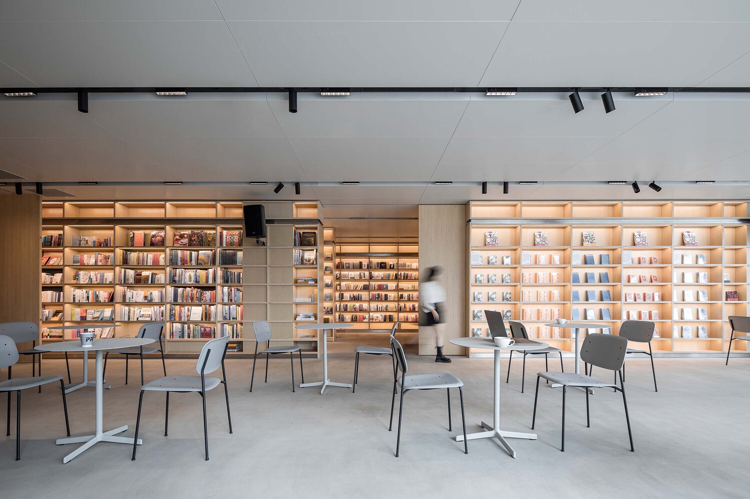 北京·PageOne书店设计 / OFFICE AIO