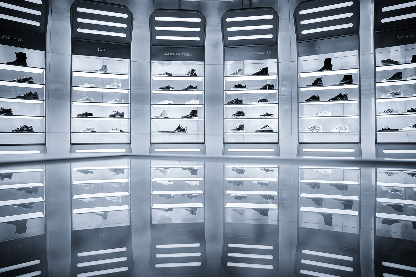 成都·MOON THE SPACE买手店设计 / 一己