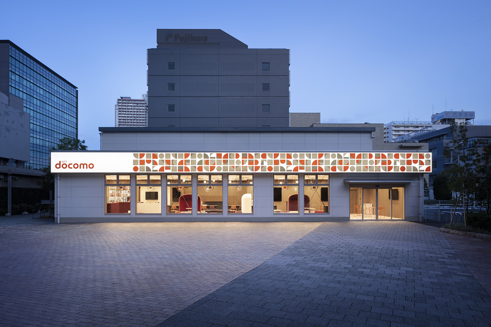 日本·docomo新零售体验店设计 / nendo