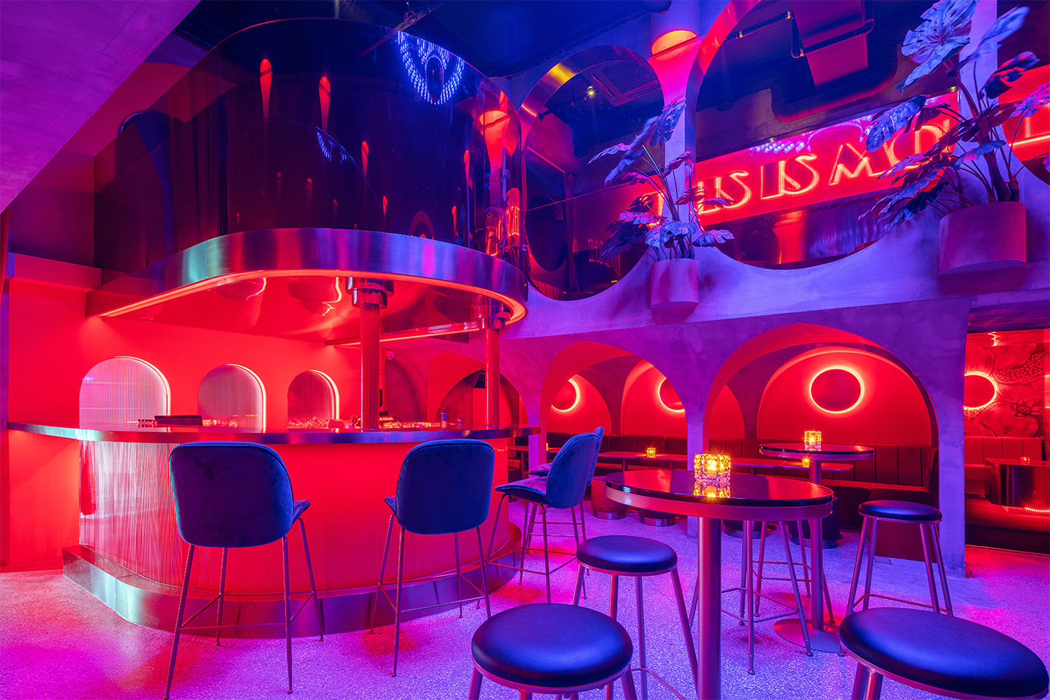武汉·MOLLY CLUB餐饮娱乐空间 / 间禾建筑