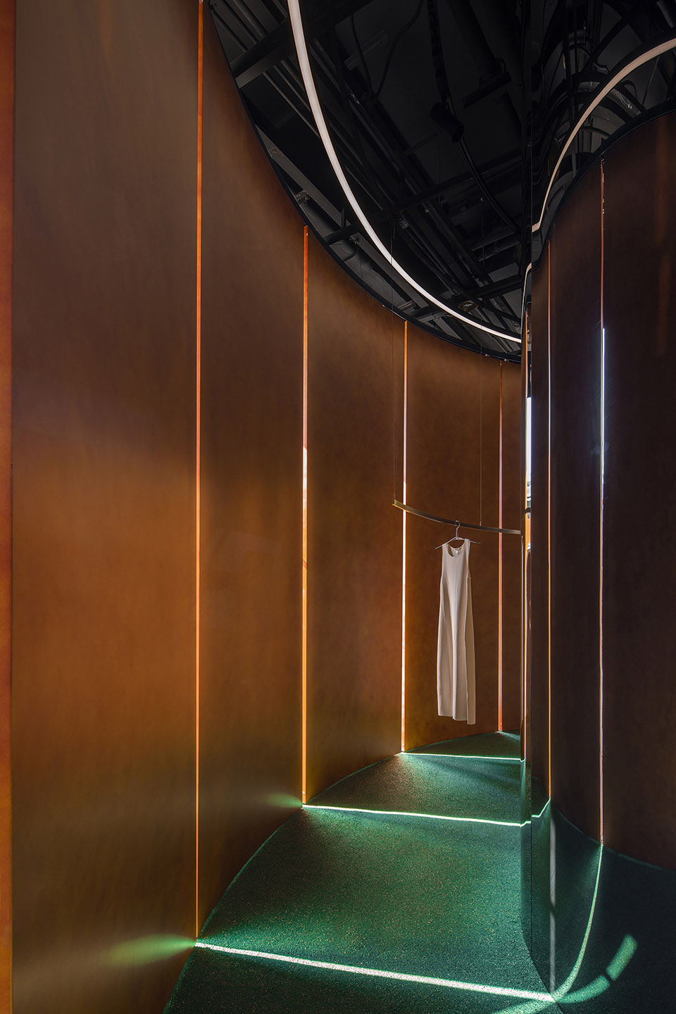 北京·KIKS潮牌店(3.3大厦店) / ROOI诺亿