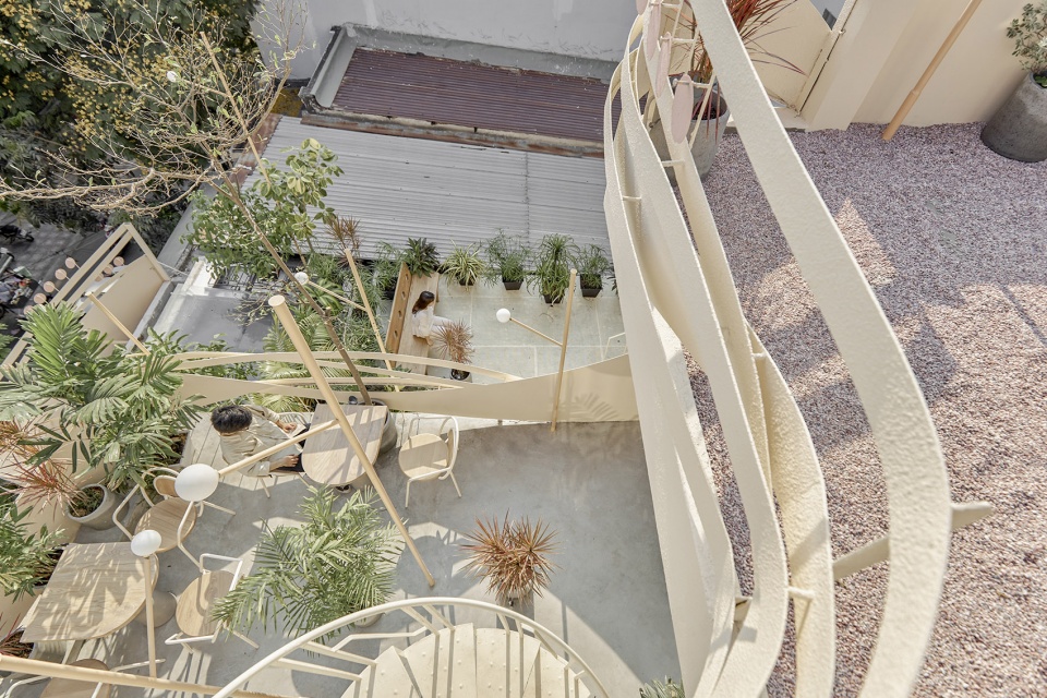 越南胡志明市·September品牌咖啡厅设计 / Red5&amp;Ben Decor