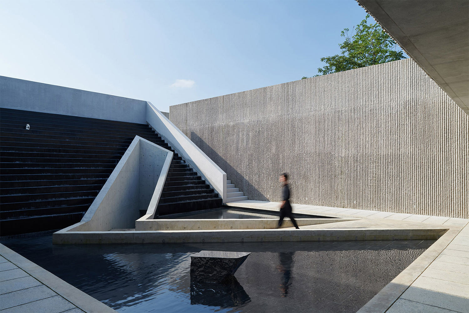 四川峨眉山·“叠川”麦芽威士忌酒厂设计 / 如恩