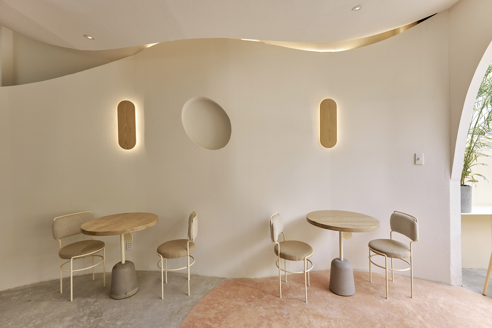 越南胡志明市·September品牌咖啡厅设计 / Red5&amp;Ben Decor