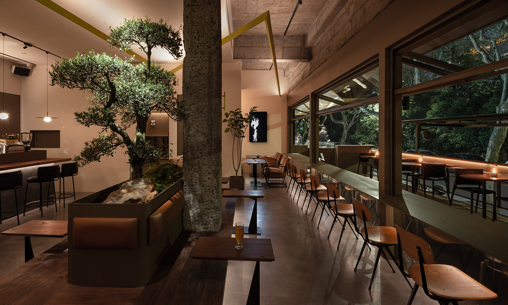 杭州·“RAY PUB暗光”精酿咖啡吧设计 / 观堂