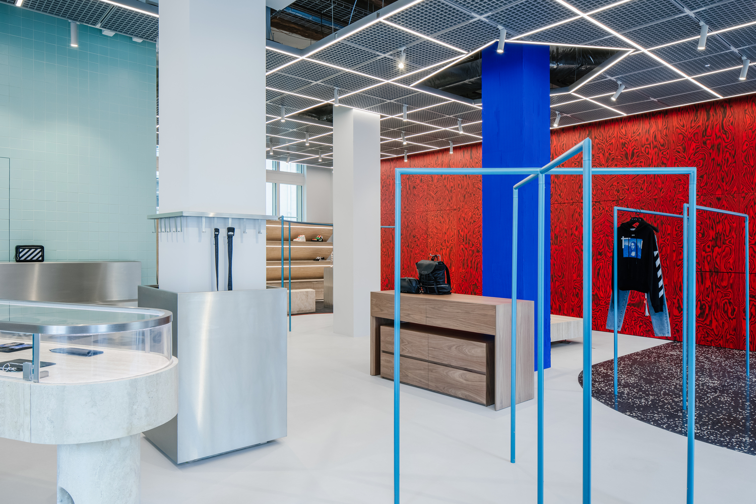 巴黎·Off-White潮牌旗舰店设计 / AMO