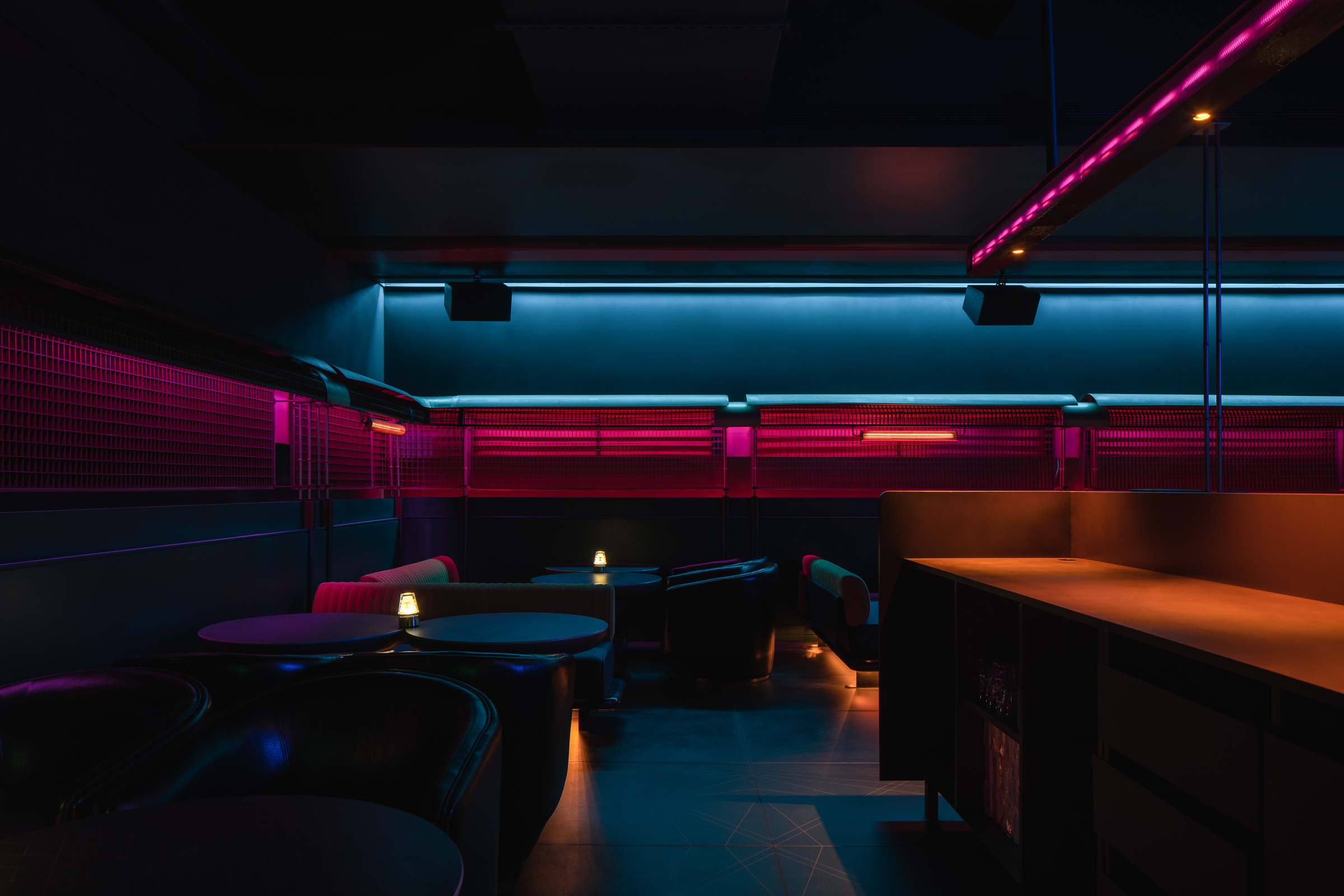 成都·“贰麻”酒馆设计(太古里店) / HDC蜂鸟