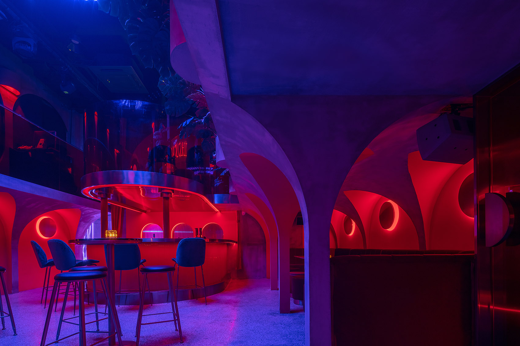 武汉·MOLLY CLUB餐饮娱乐空间 / 间禾建筑
