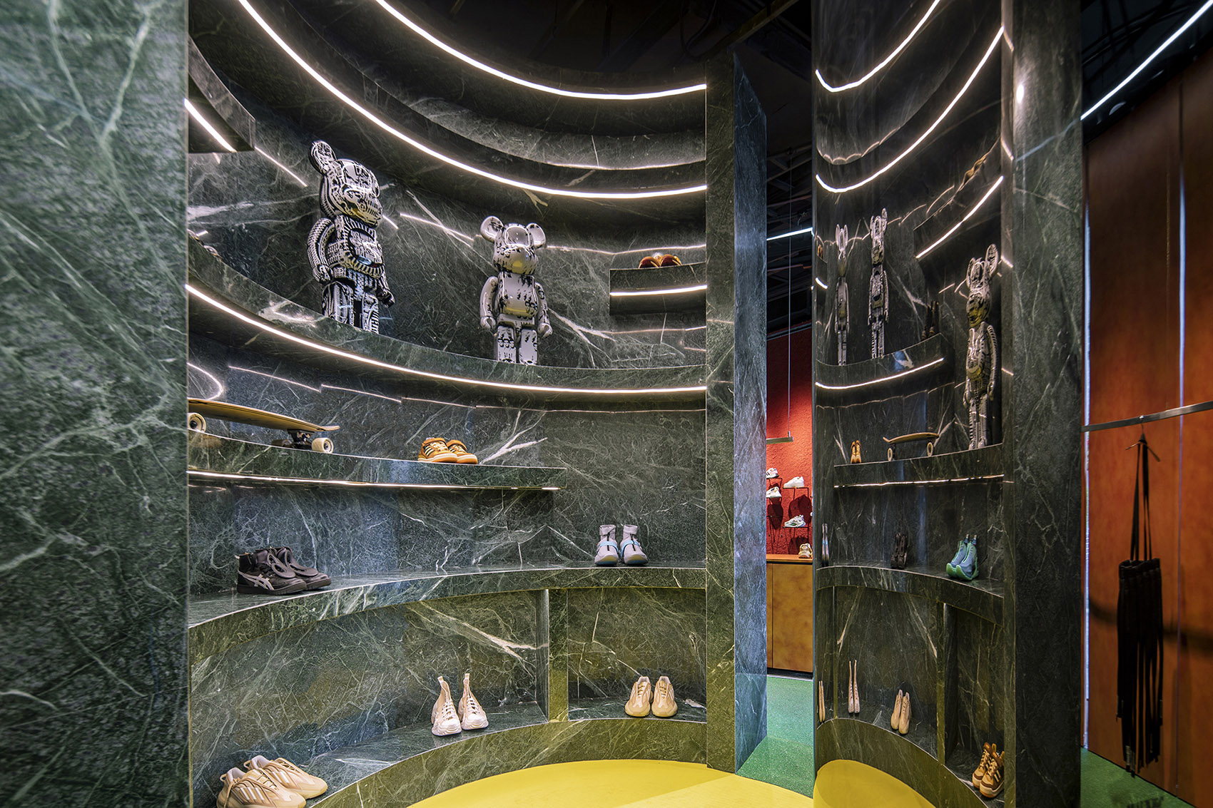 北京·KIKS潮牌店(3.3大厦店) / ROOI诺亿