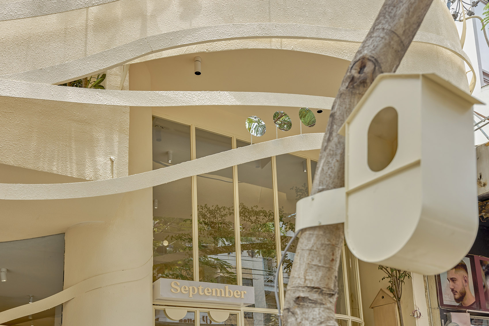 越南胡志明市·September品牌咖啡厅设计 / Red5&amp;Ben Decor