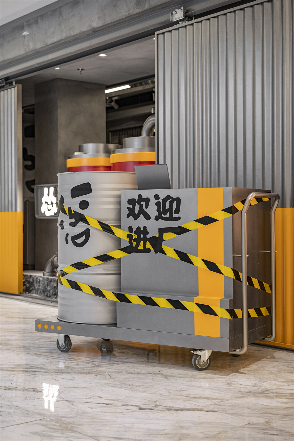 上海·“怂重庆火锅工厂”火锅店设计 / 或者