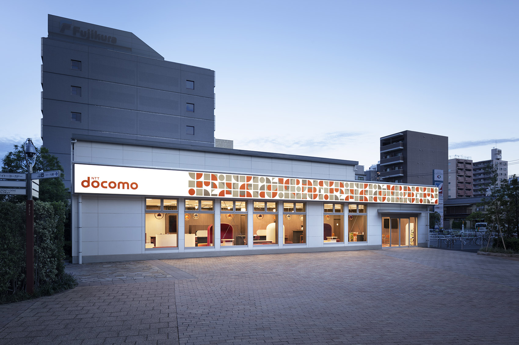 日本·docomo新零售体验店设计 / nendo