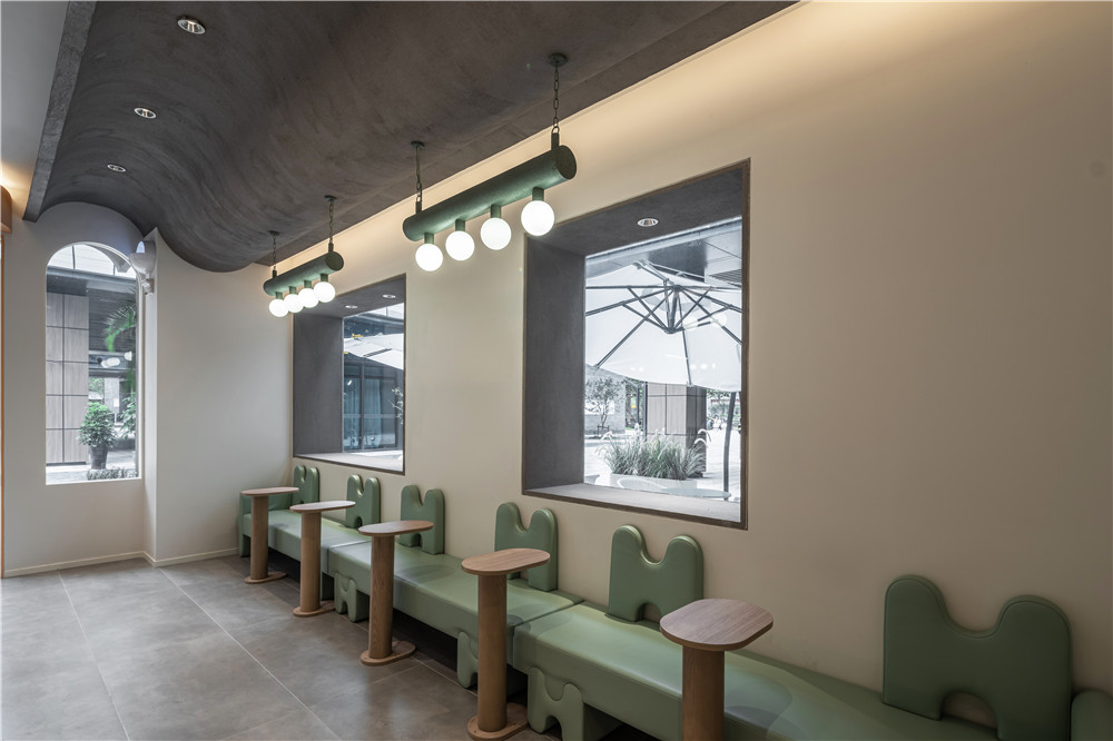 江苏江阴·“CoCo都可”饮品店(忠义街店) / 欧阳跳
