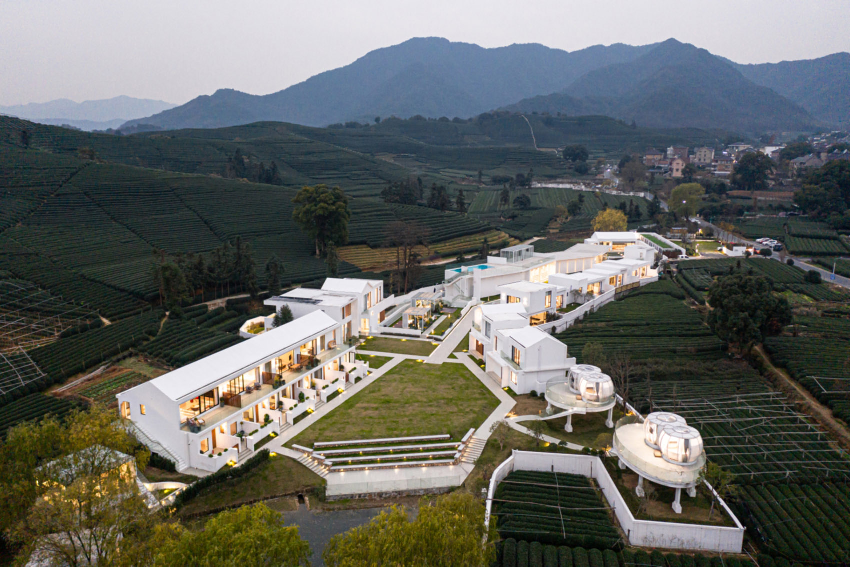 杭州·“陌领融郡”精品度假酒店设计 / 逸伦联创