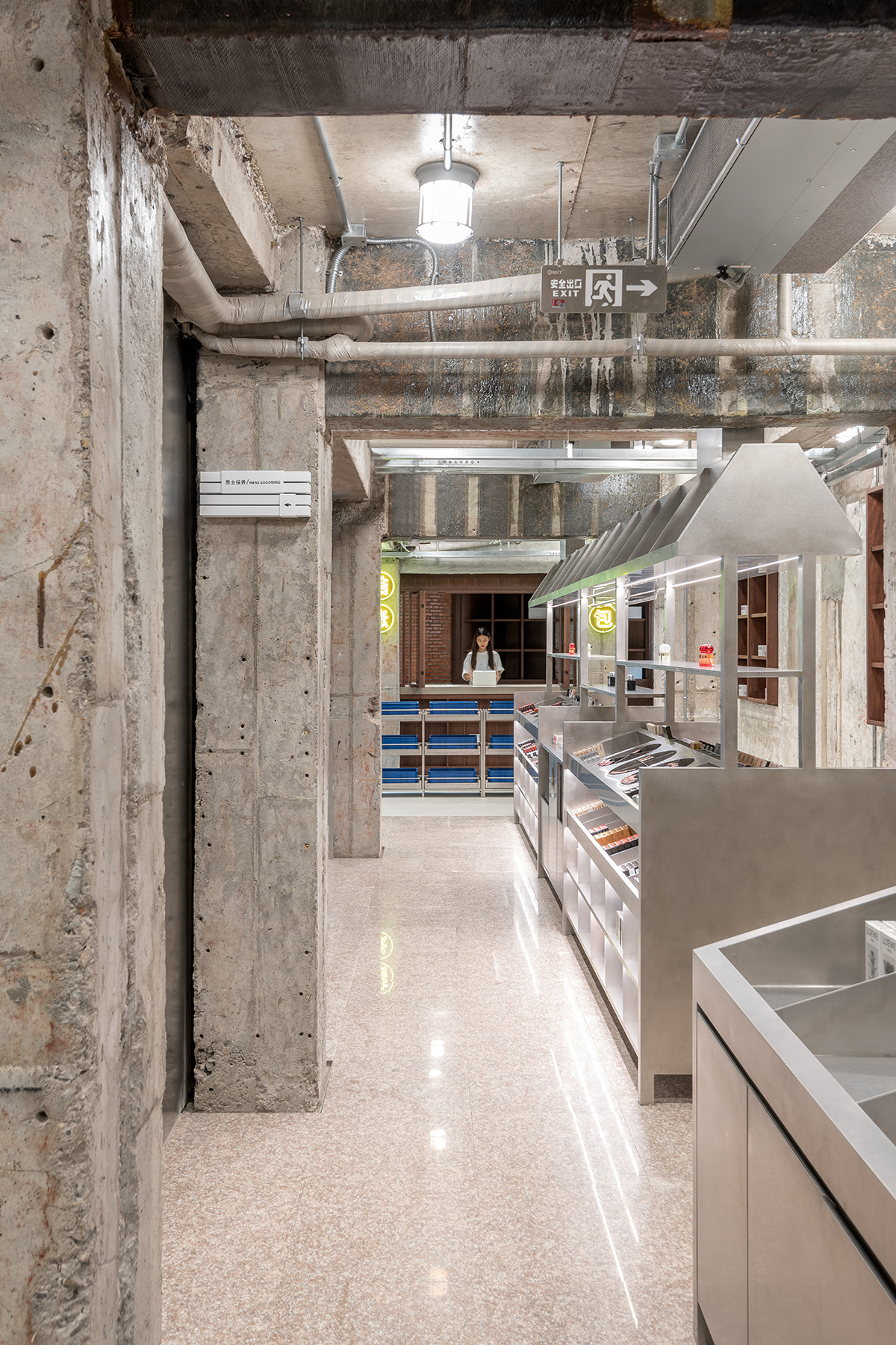 上海·“HARMAY話梅”美妆店(武康路)设计 / AIM恺慕