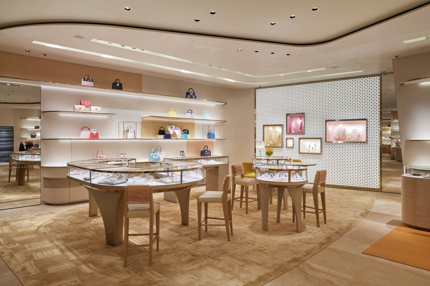 日本东京·“LV路易威登”银座旗舰店 / 青木淳&amp;Peter Marino