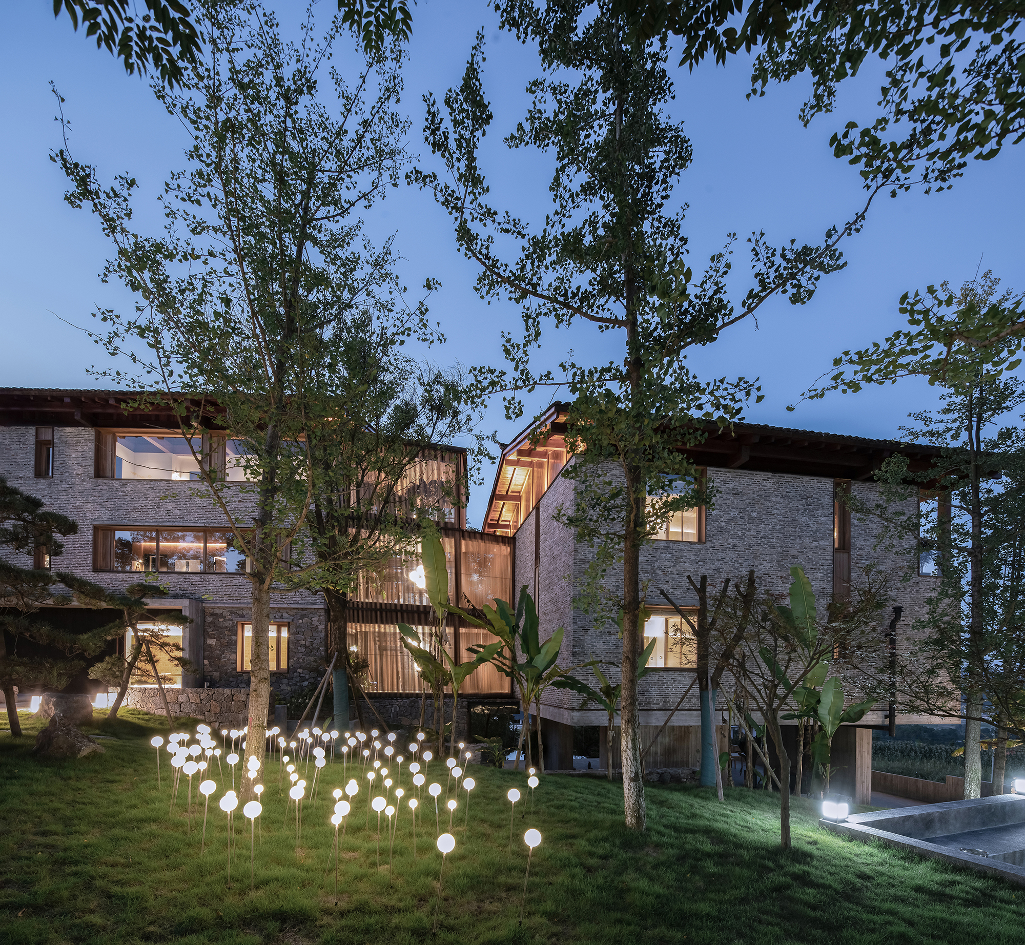 张家界·马儿山燕儿窝民宿 / 尌林建筑