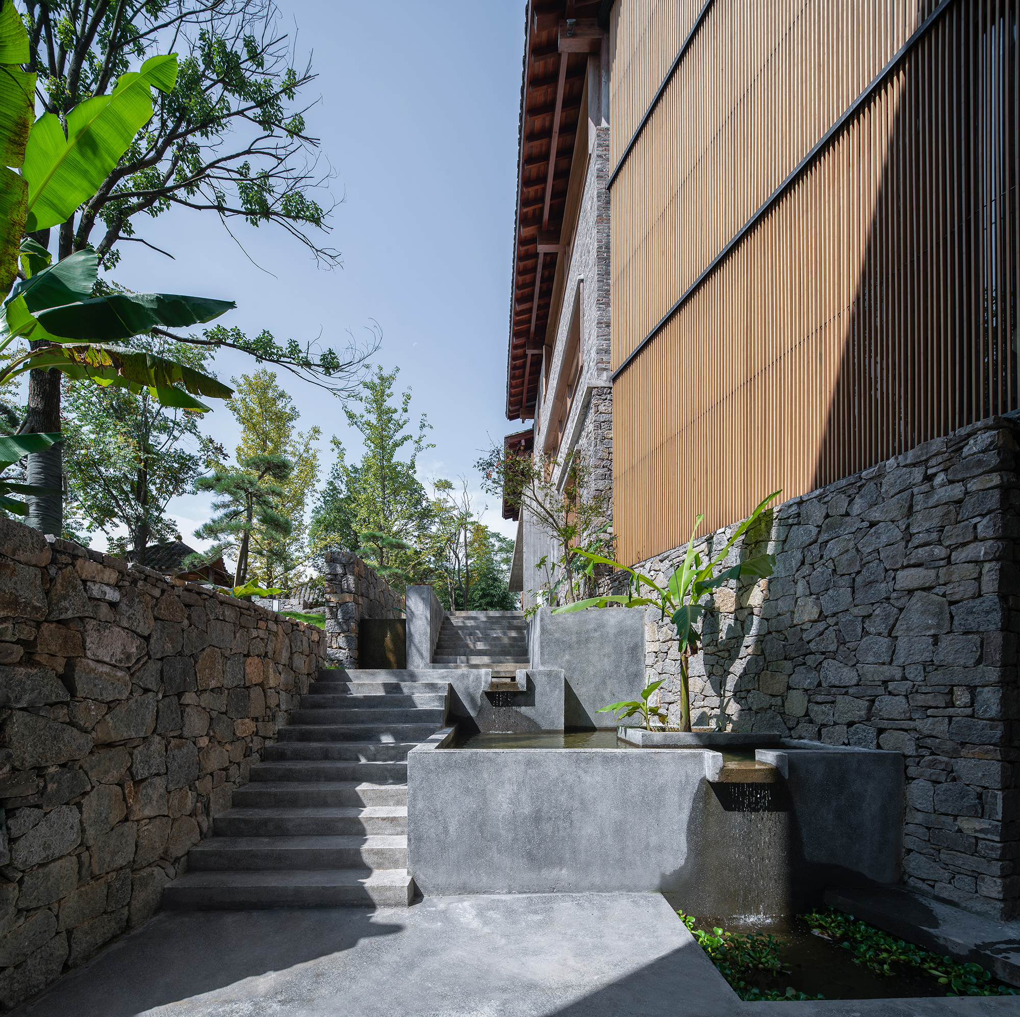 张家界·马儿山燕儿窝民宿 / 尌林建筑