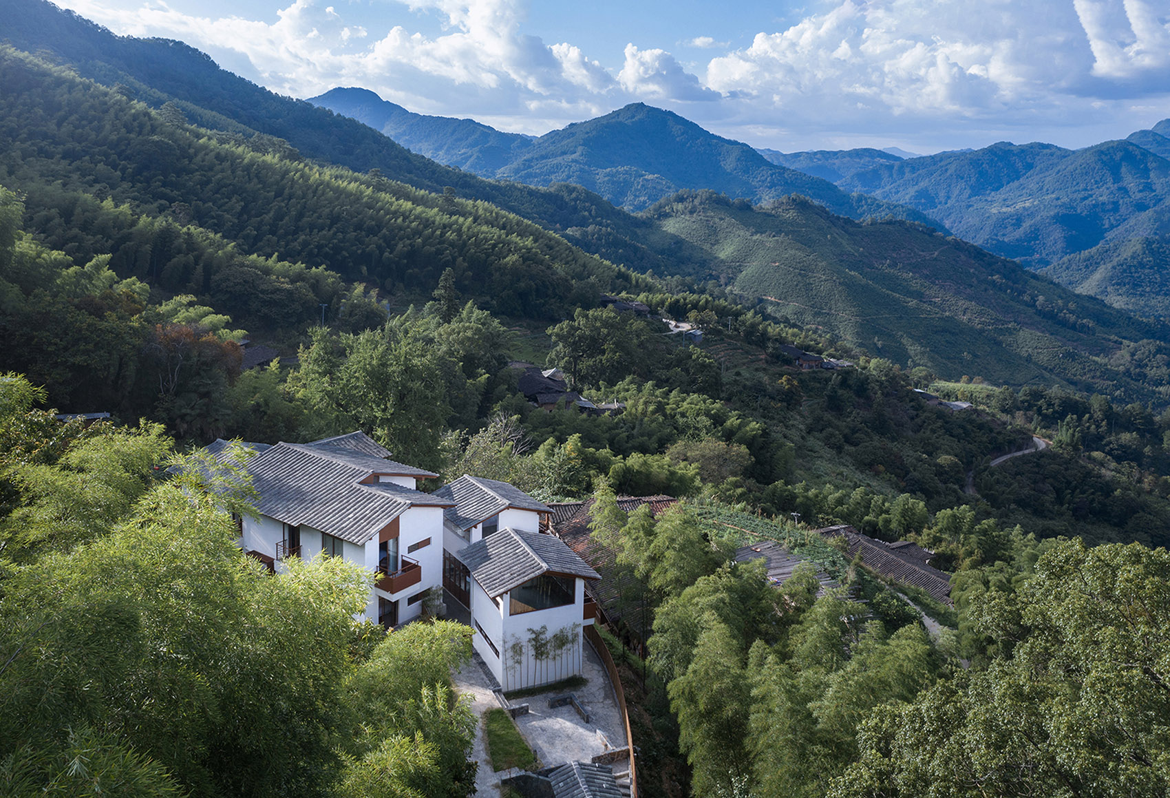 福建泉州·“古杏山舍”民宿设计 / 泛华&amp;回应