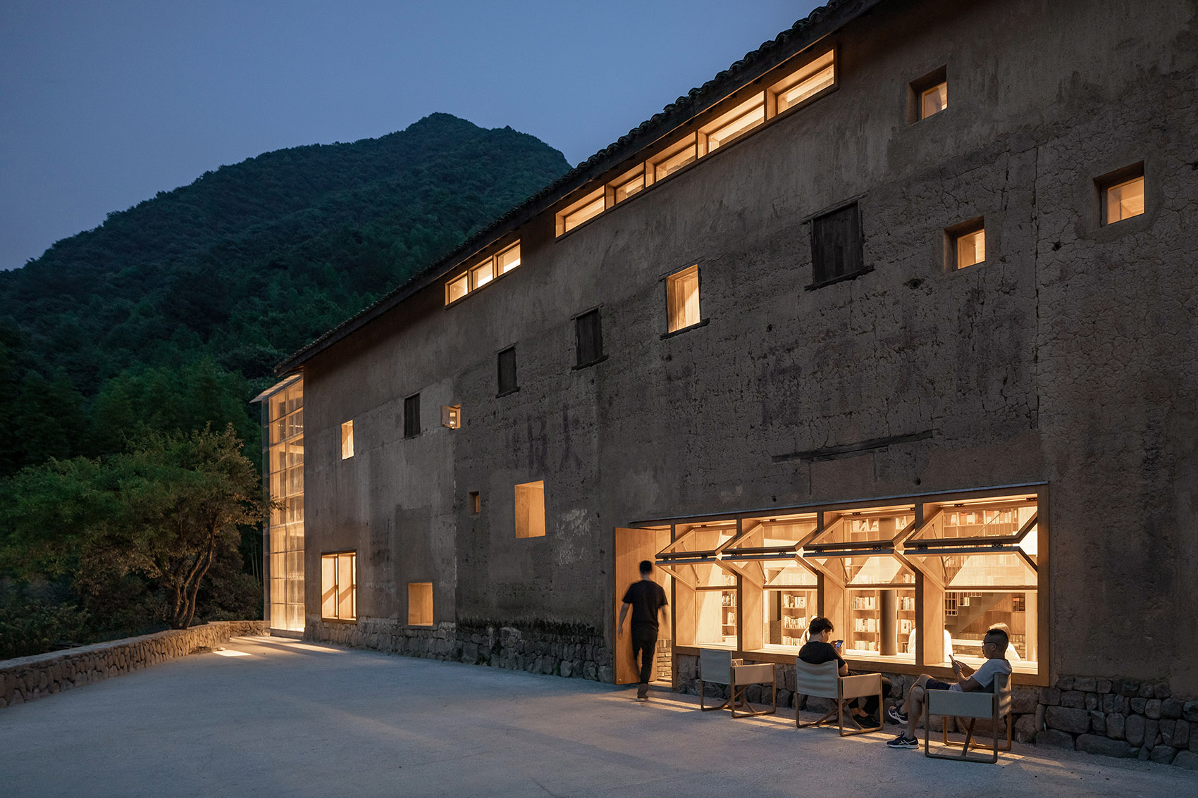 浙江桐庐青龙坞·“言几又”乡村胶囊旅社书店