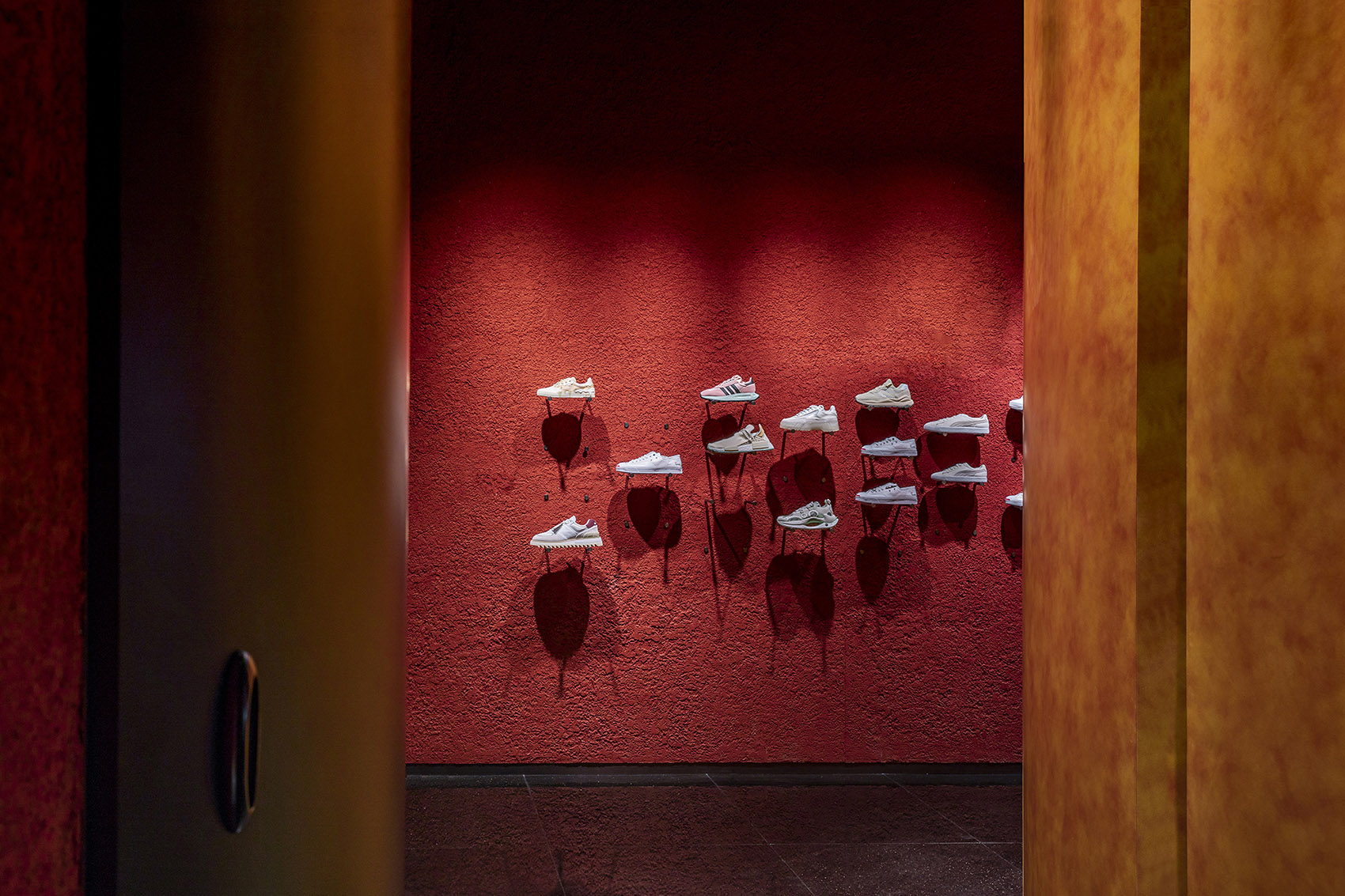 北京·KIKS潮牌店(3.3大厦店) / ROOI诺亿