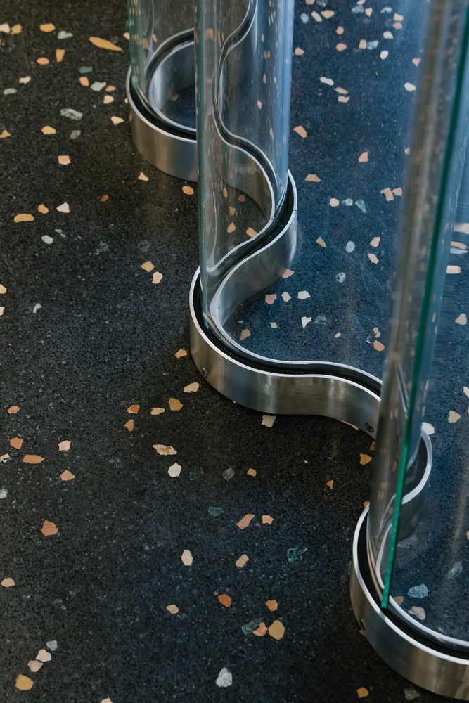 巴黎·Off-White潮牌旗舰店设计 / AMO