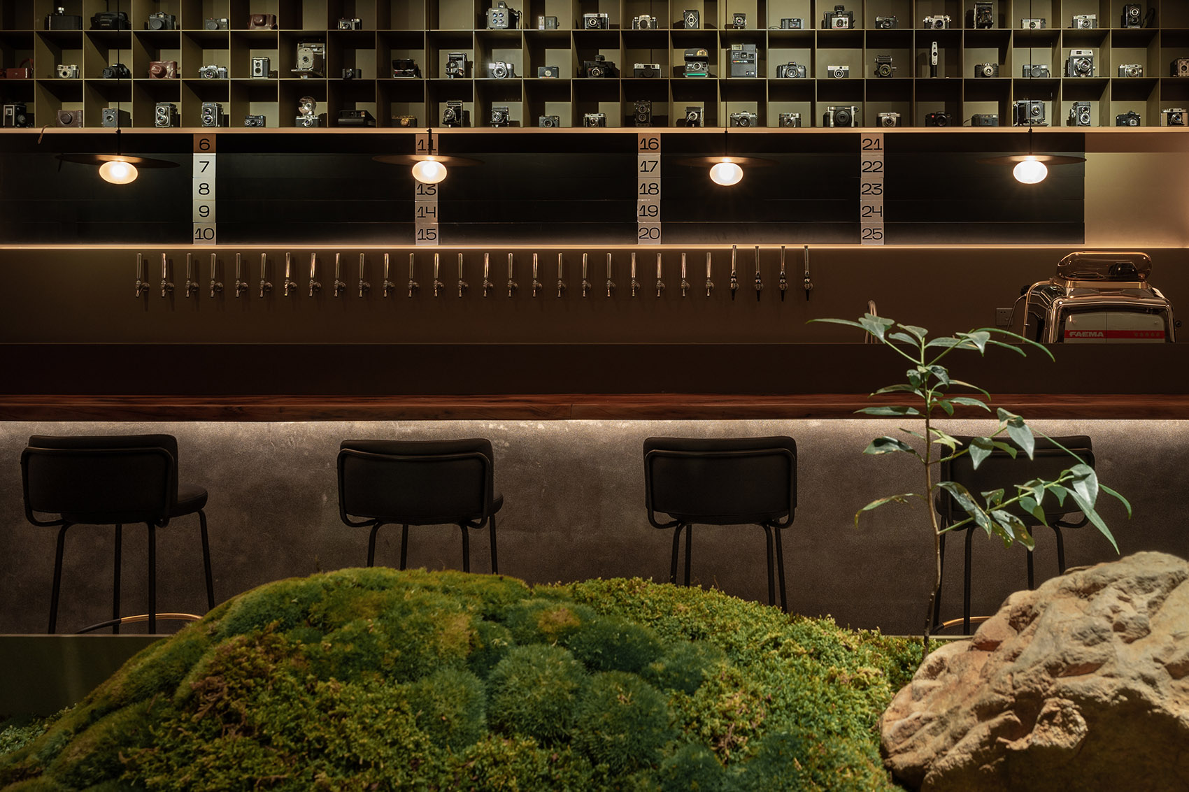 杭州·“RAY PUB暗光”精酿咖啡吧设计 / 观堂