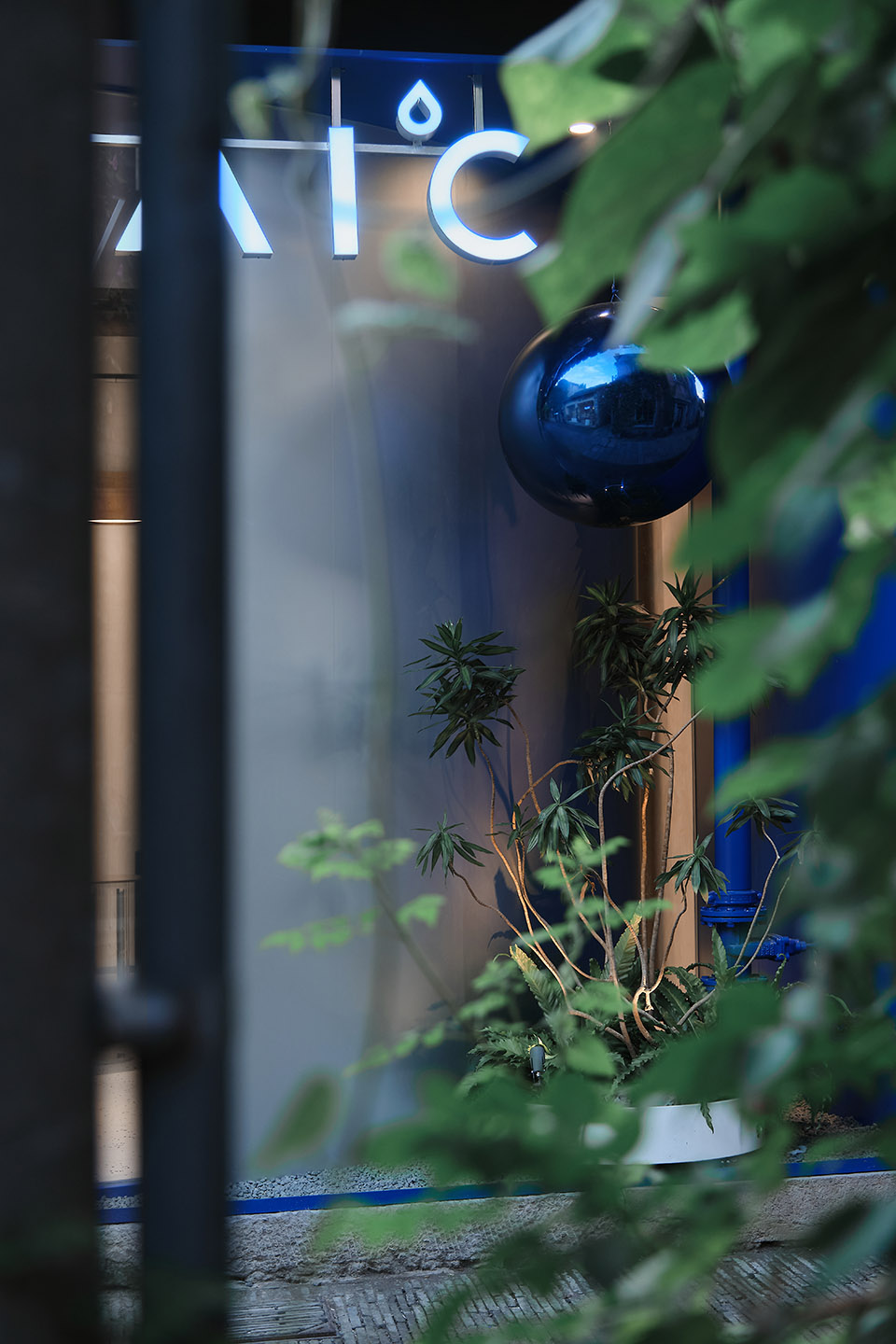 南京·“深藏BLUE——TAIC”家居品牌店设计 / 拿云