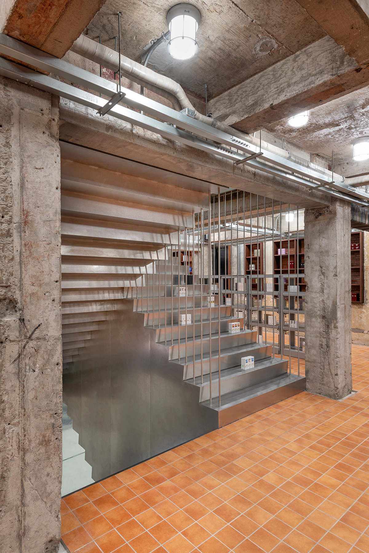 上海·“HARMAY話梅”美妆店(武康路)设计 / AIM恺慕