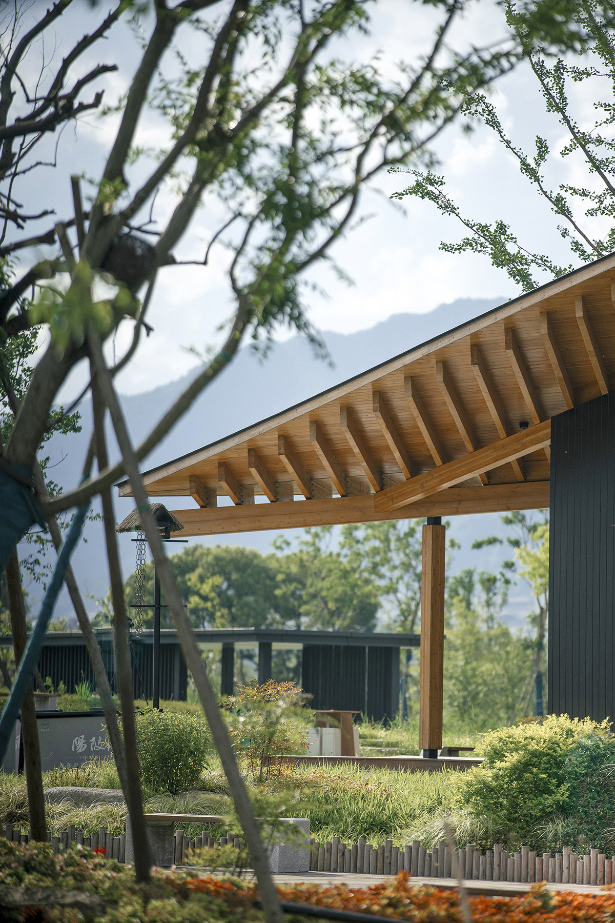 杭州·“阳陂湖湿地”接待中心设计 / 尌林建筑