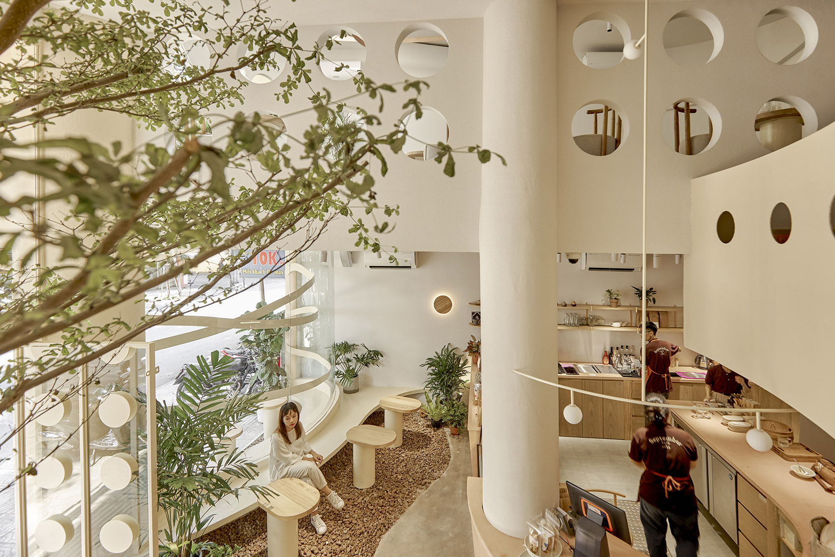 越南胡志明市·September品牌咖啡厅设计 / Red5&amp;Ben Decor