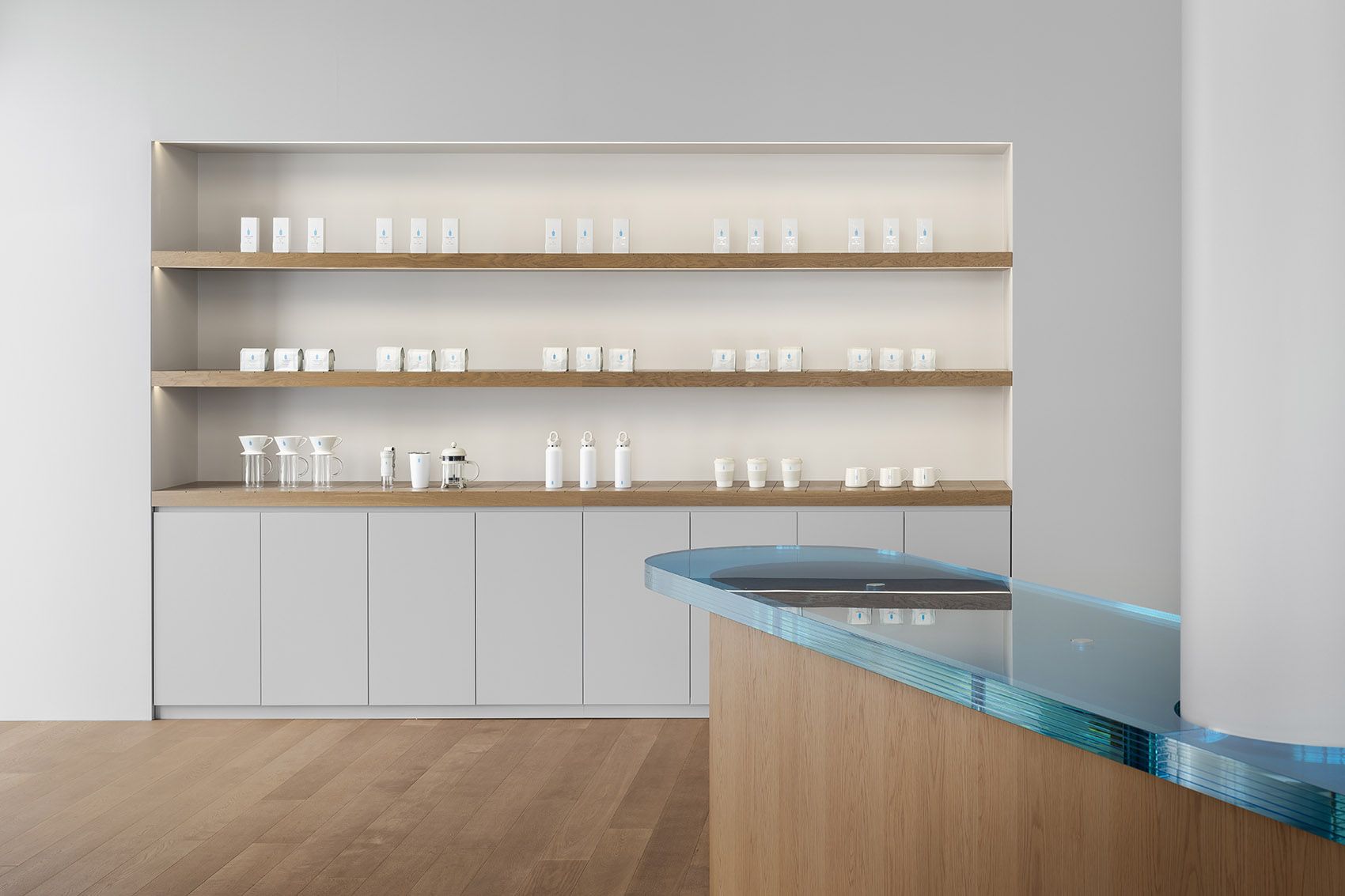 日本大阪·“Blue Bottle Coffee”蓝瓶咖啡厅(梅田茶屋町店) / I IN