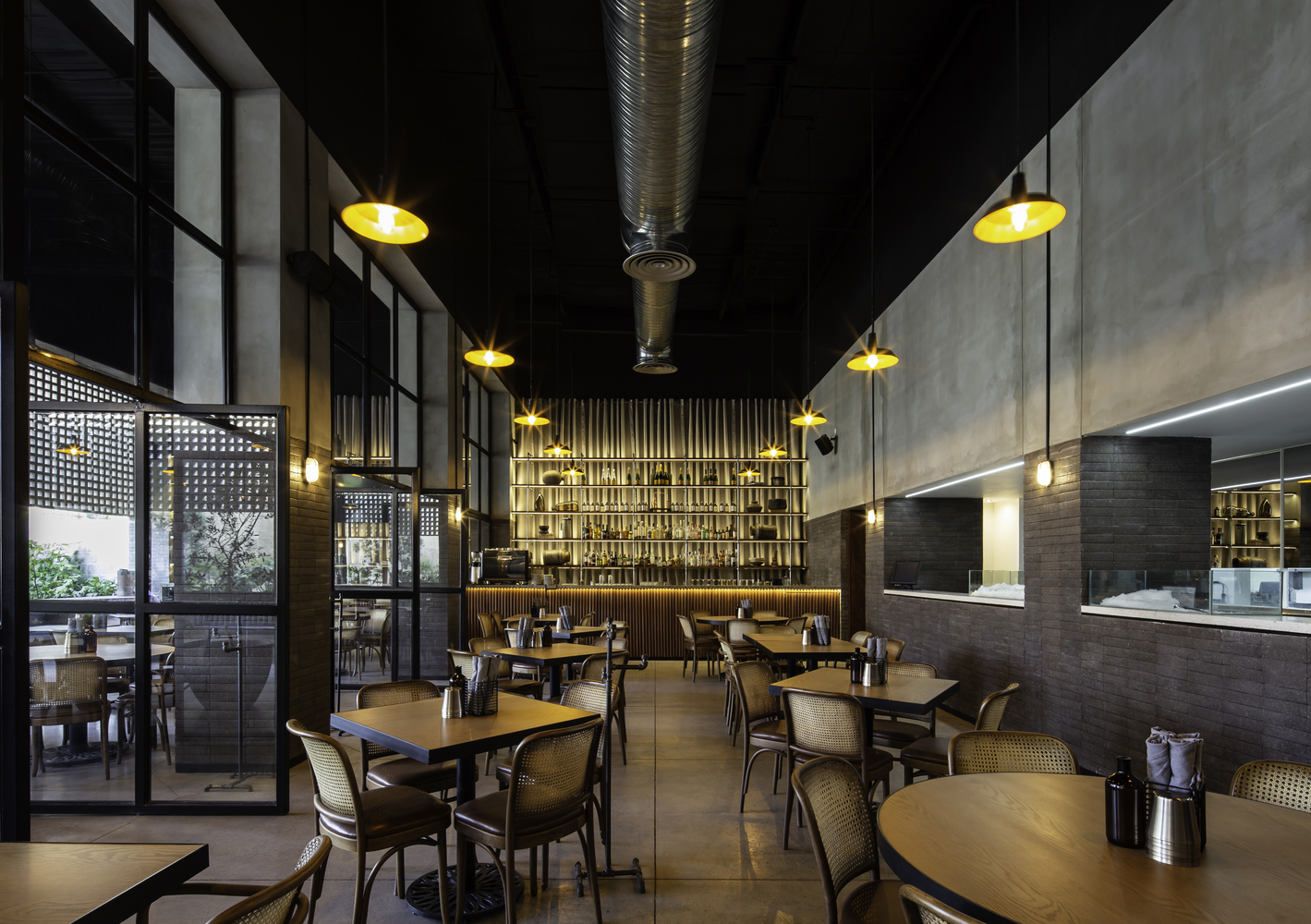 墨西哥·“班纳尔”工业风餐厅设计