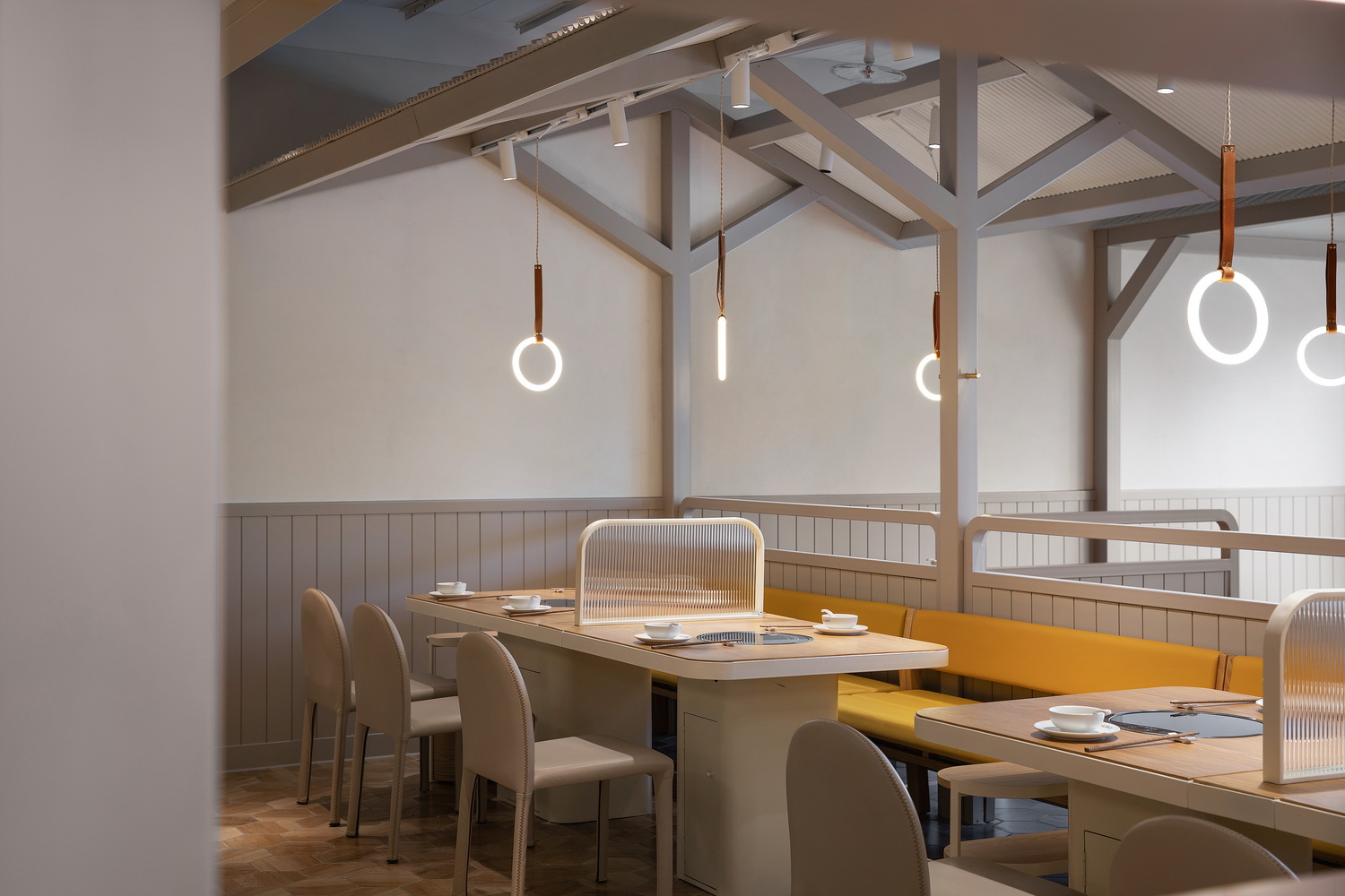 北京·“暖暖锅物”台湾火锅餐厅(暖山店) / 古鲁奇