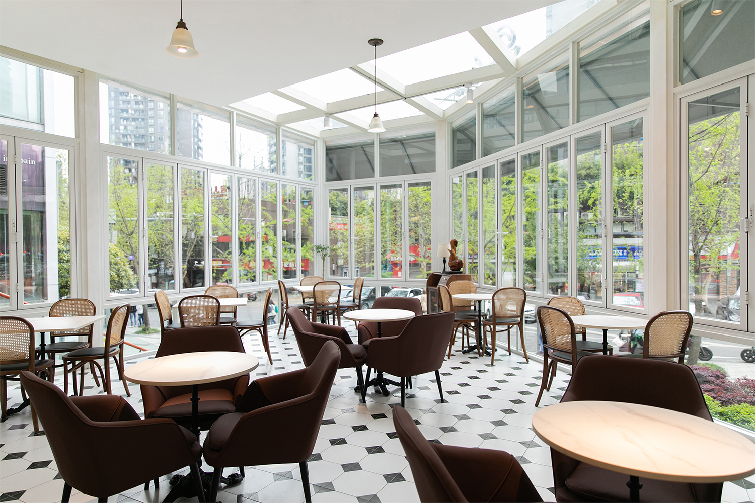 重庆·“BELOUGA白鲸”餐酒吧设计 / KONDAS DESIGN