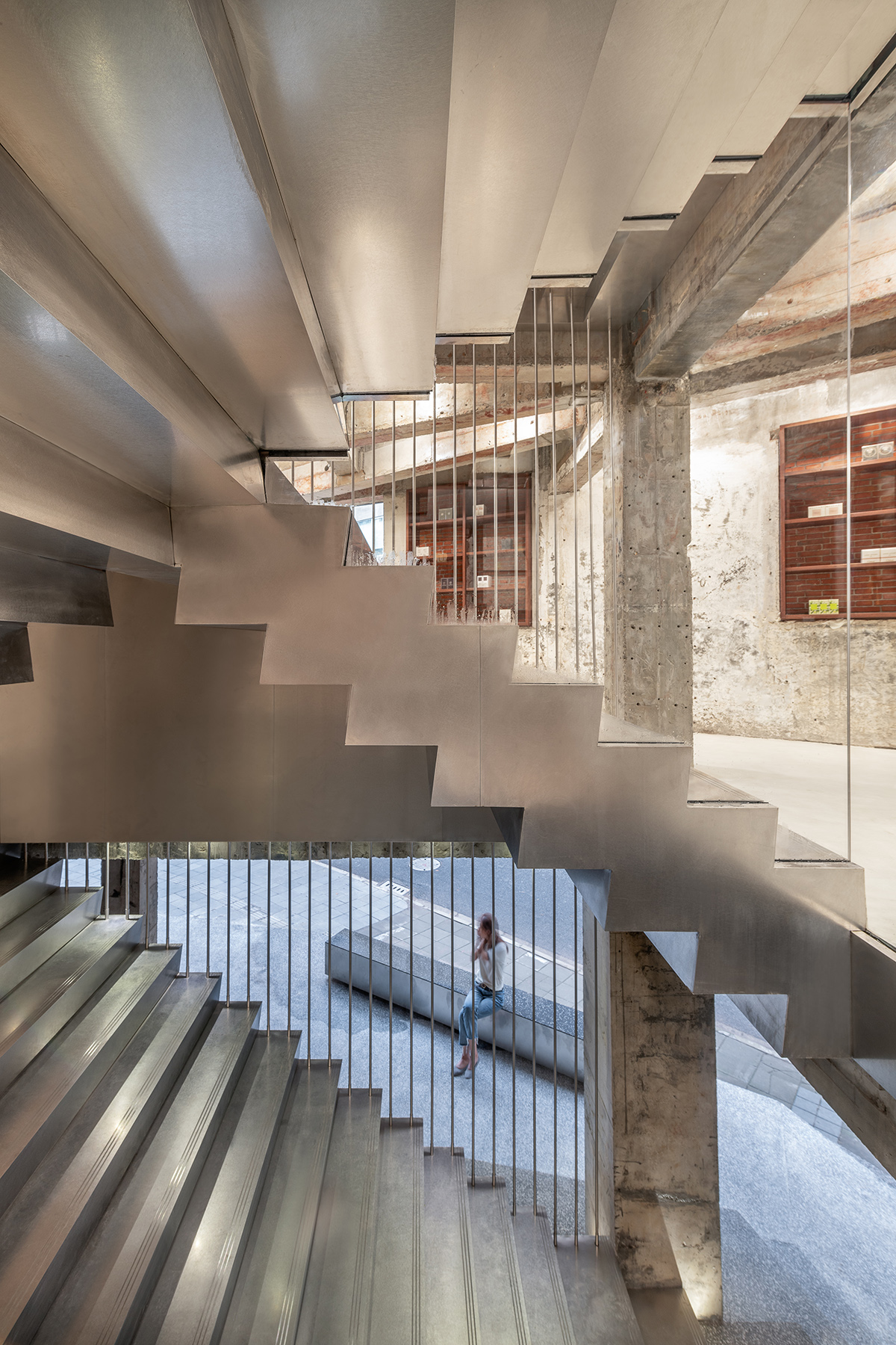 上海·“HARMAY話梅”美妆店(武康路)设计 / AIM恺慕