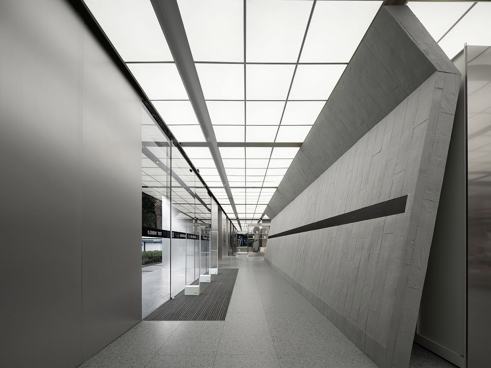 上海·X11潮玩集合全球旗舰店 / BloomDesign
