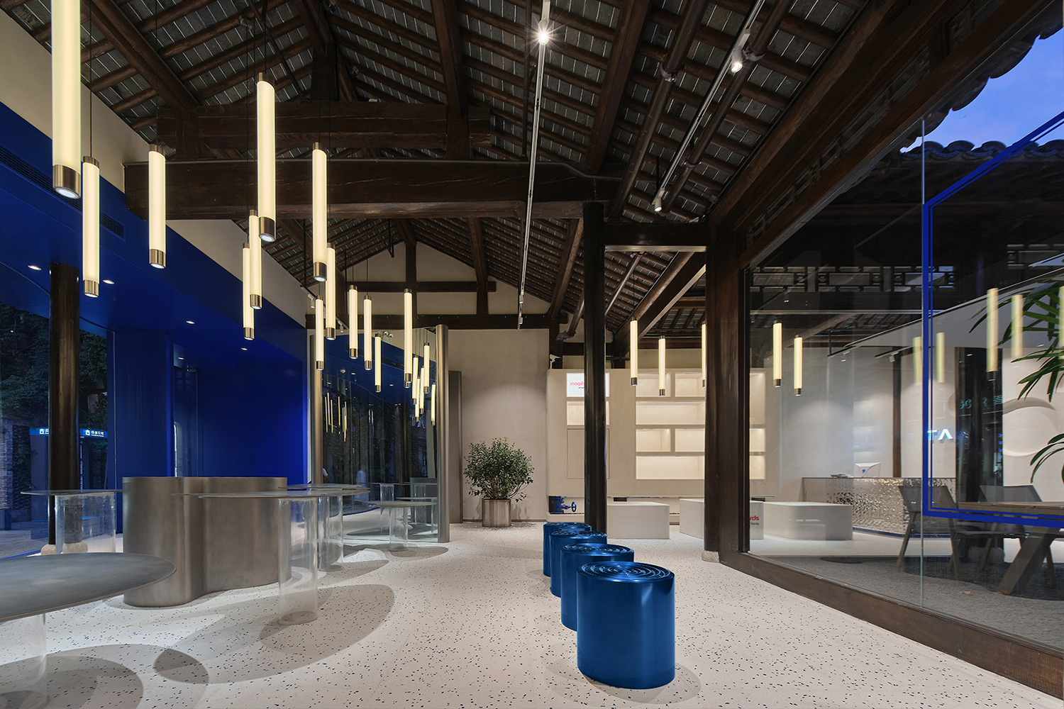 南京·“深藏BLUE——TAIC”家居品牌店设计 / 拿云
