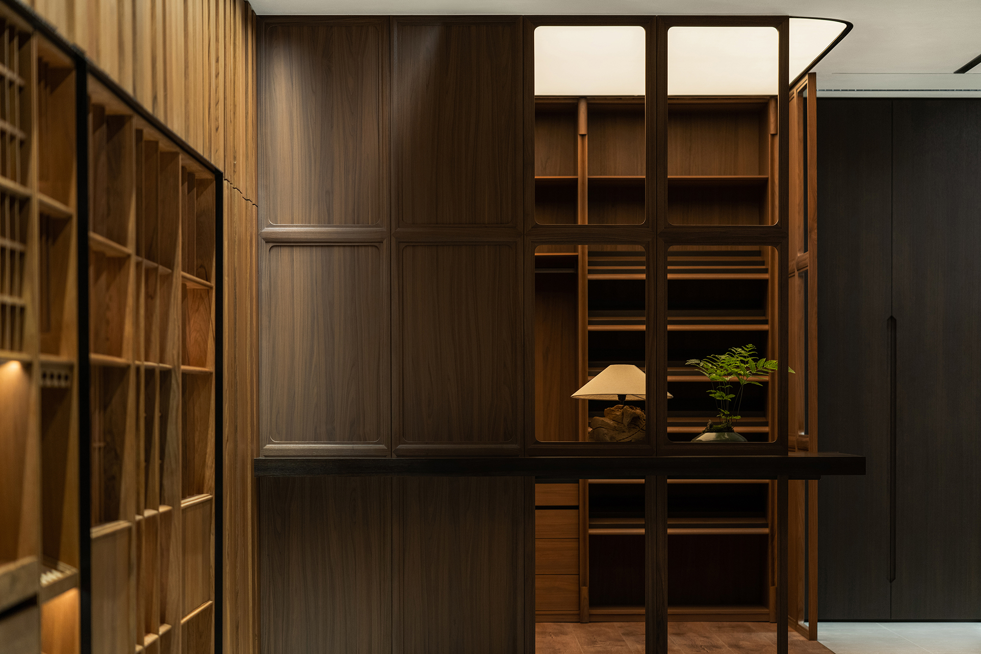 成都·“本木”全屋定制展厅设计 / 蜂鸟