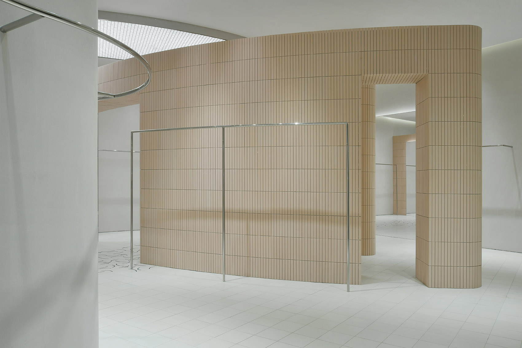 成都·III VIVINIKO(IFS国金中心店)服装店设计 / 退化建筑