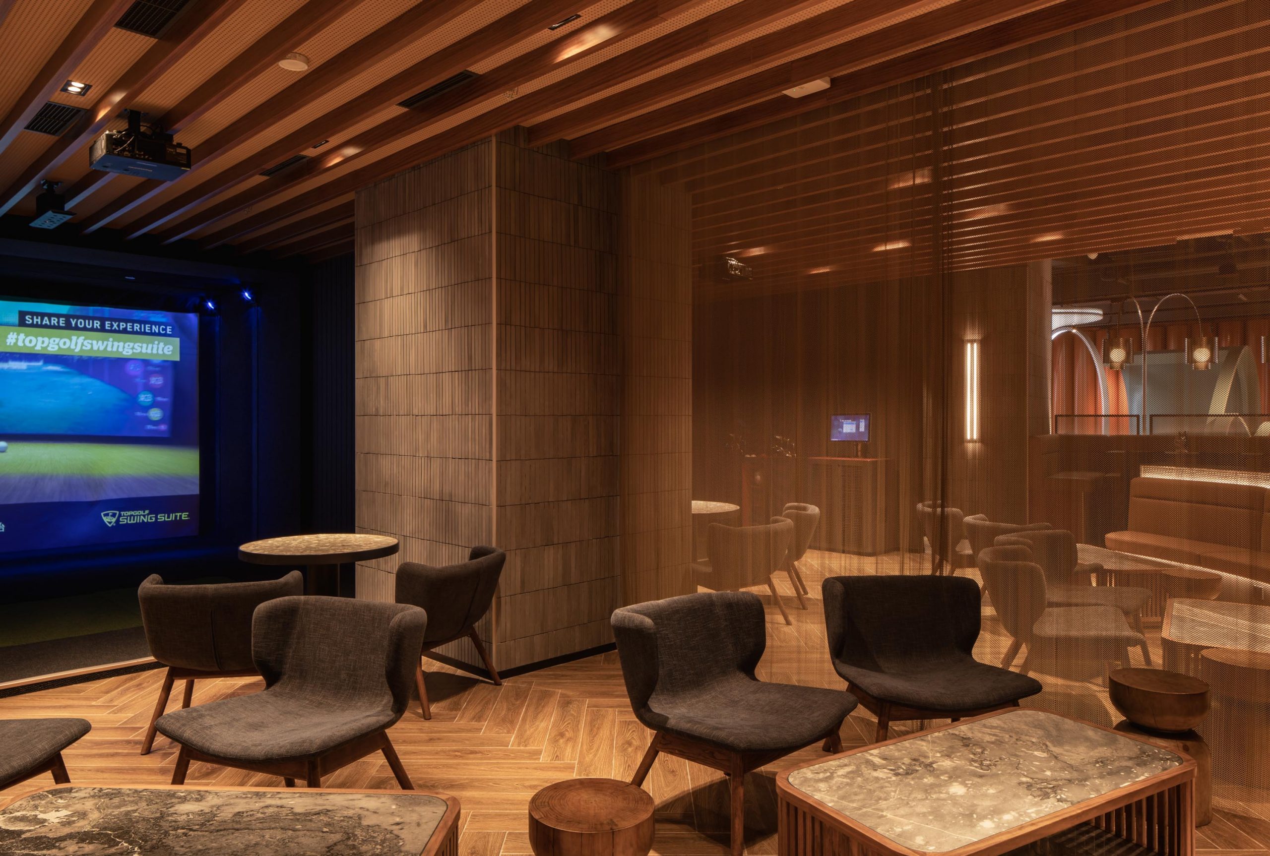 上海·“Lounge by Topgolf 拓高乐”高尔夫餐厅设计 / hcreates