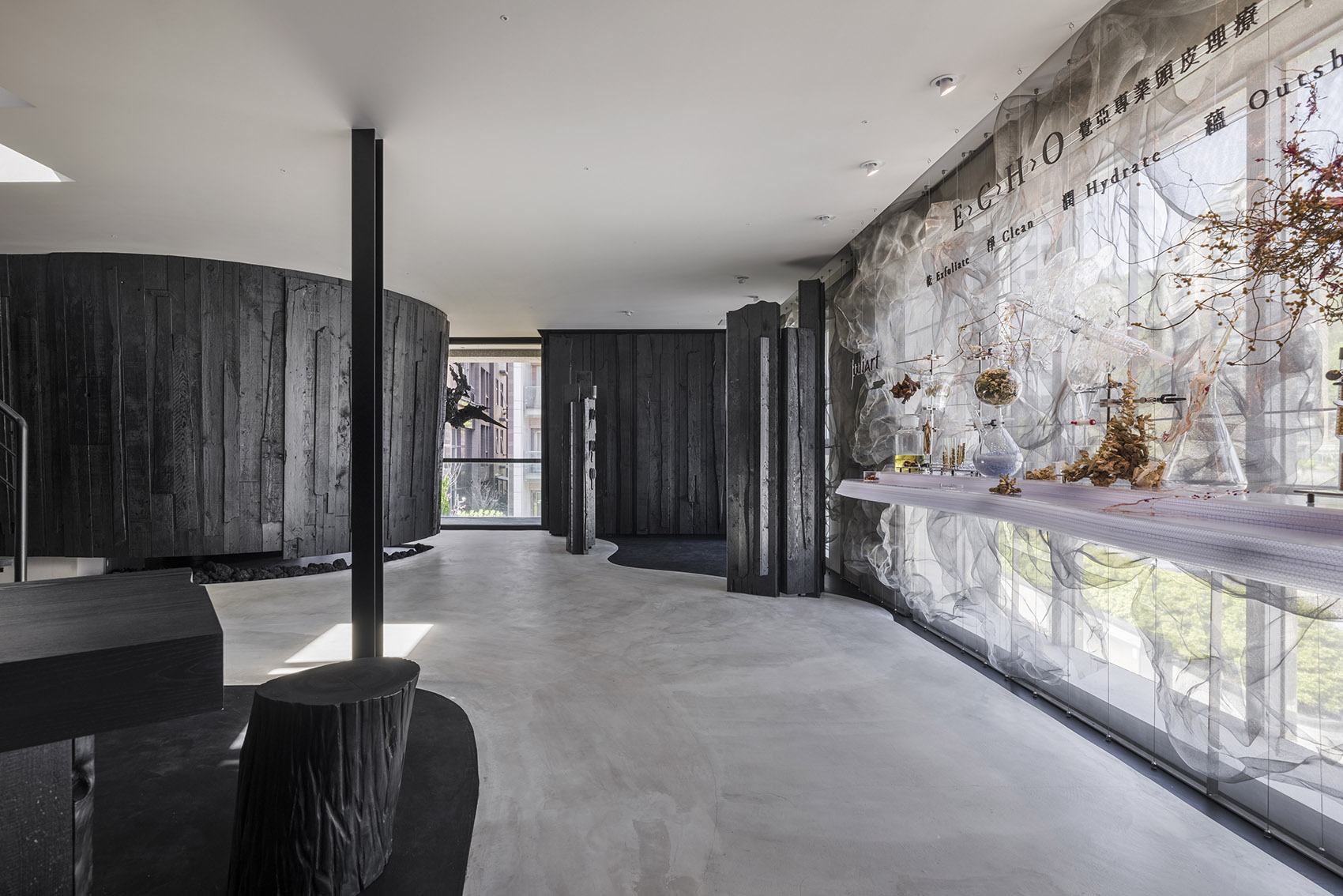 台湾·“碳境”—juliArt头皮理疗中心设计 / 水相