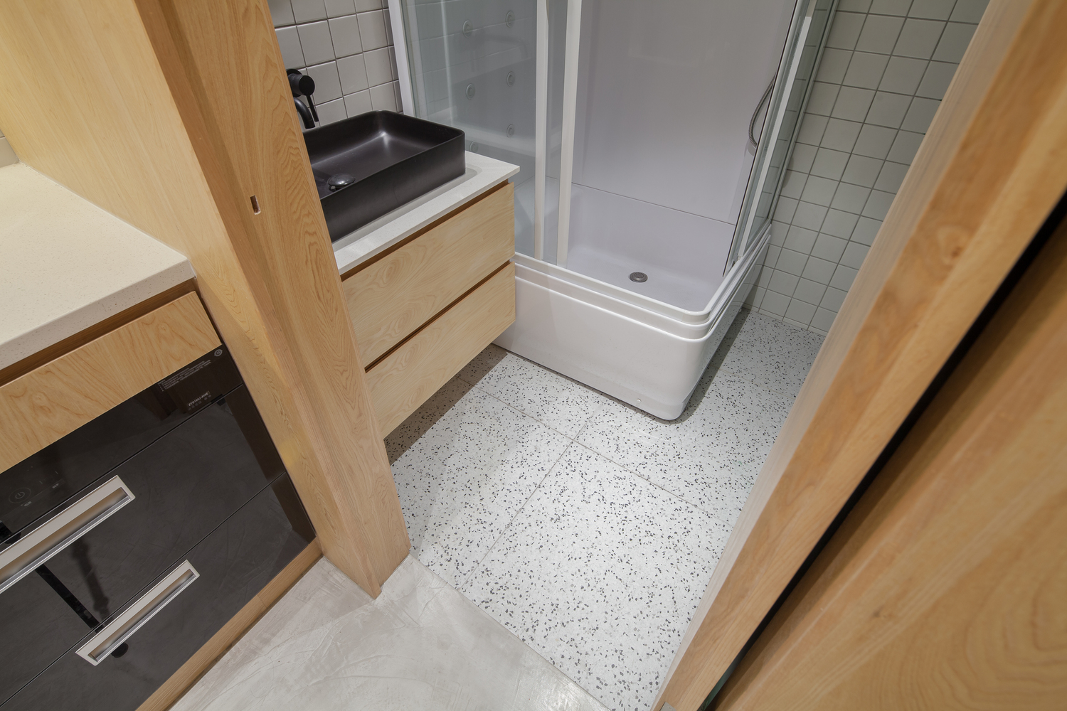 上海里弄老房LOFT改造设计 / 木卡