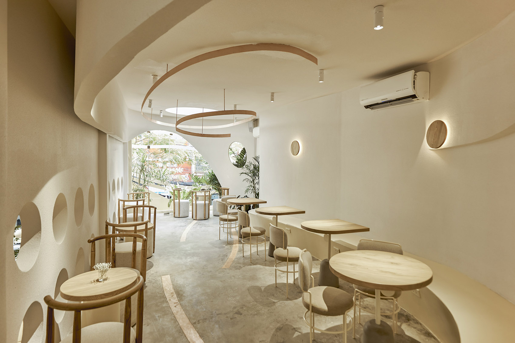 越南胡志明市·September品牌咖啡厅设计 / Red5&amp;Ben Decor