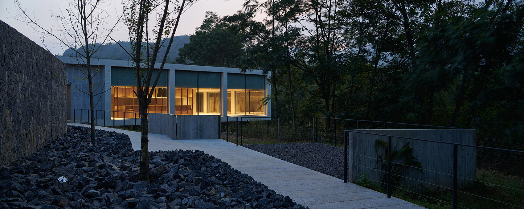 四川峨眉山·“叠川”麦芽威士忌酒厂设计 / 如恩
