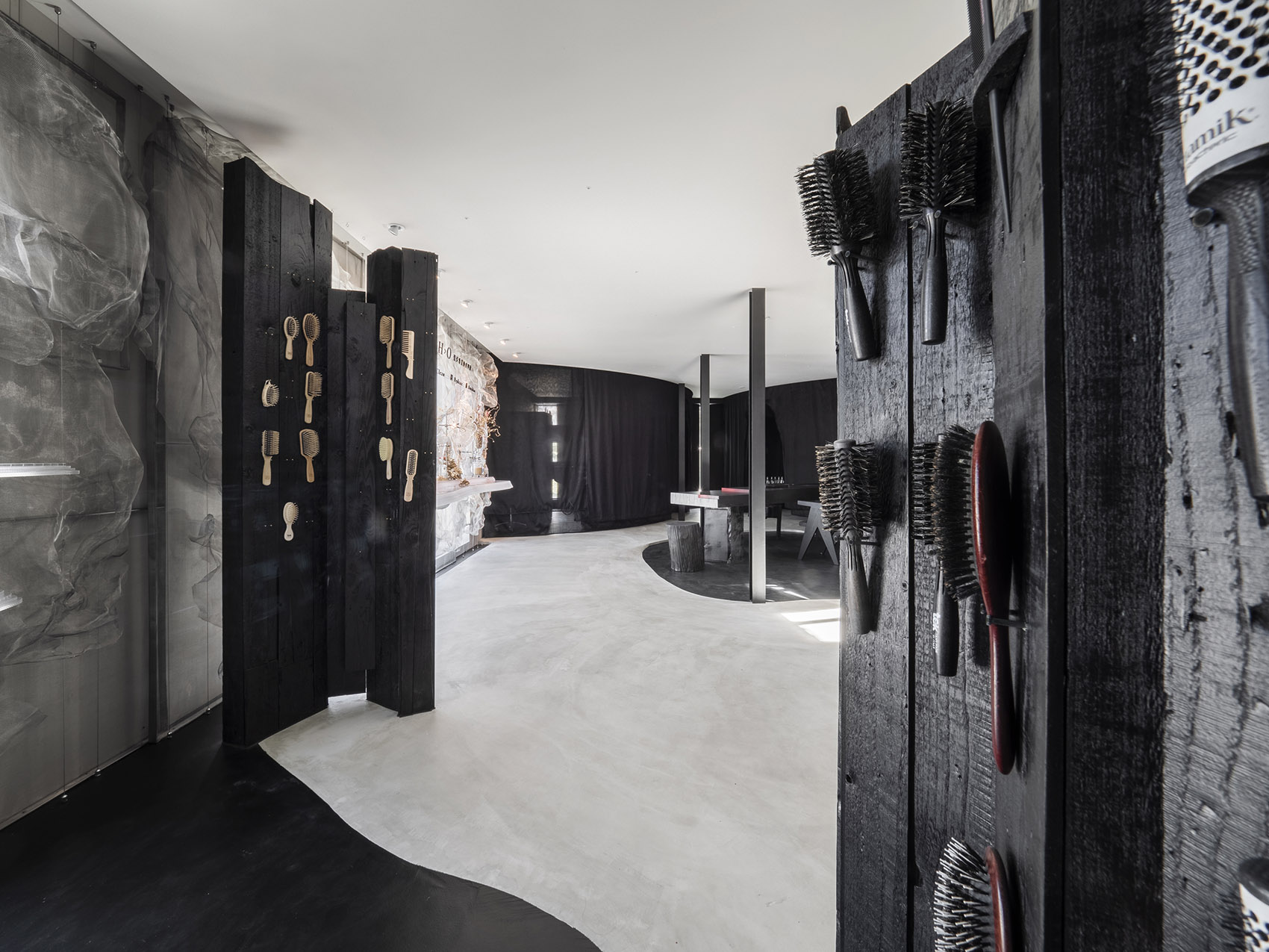 台湾·“碳境”—juliArt头皮理疗中心设计 / 水相