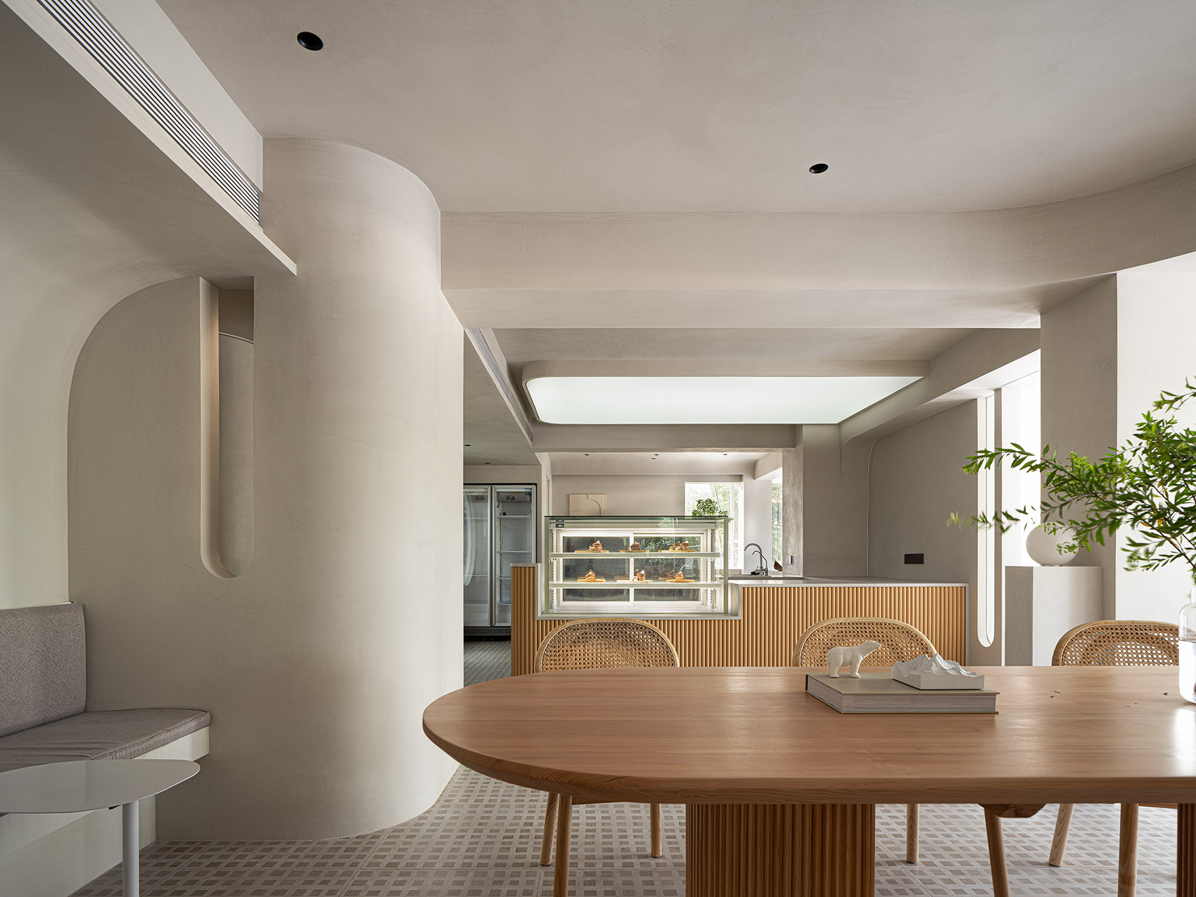 武汉·EV CAKE品牌甜品店设计 / 知白